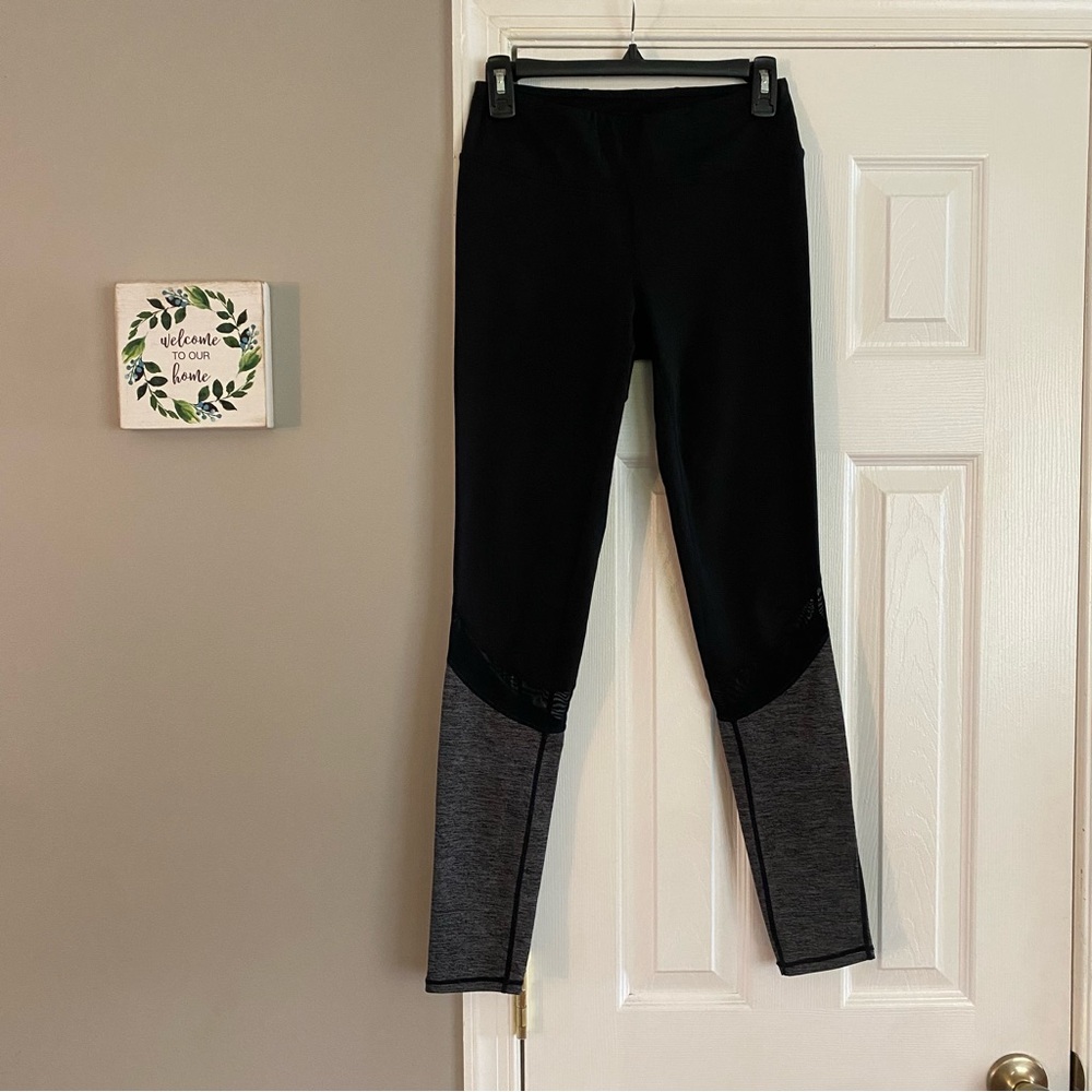 Gaiam Color Block Athletic Leggings Mesh Black Gray Tights Small Om Fit Yoga